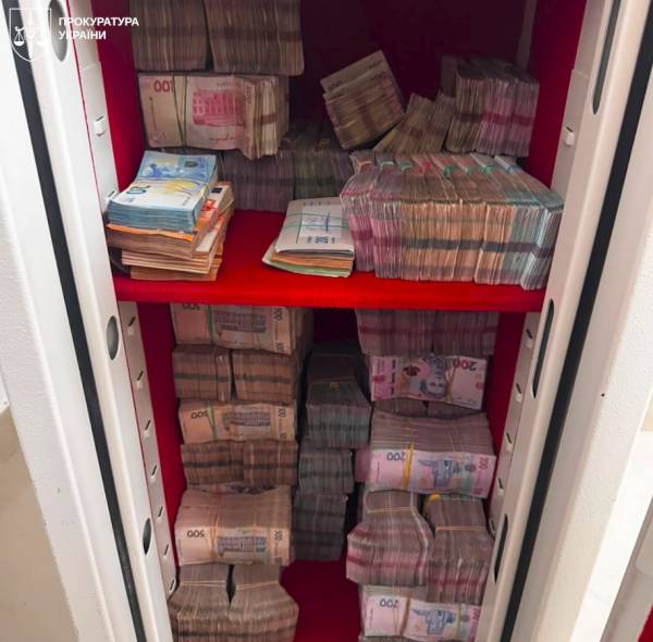 В Україні розкрито схему шахрайства з криптообмінниками 6 В Україні розкрито схему шахрайства з криптообмінниками 6