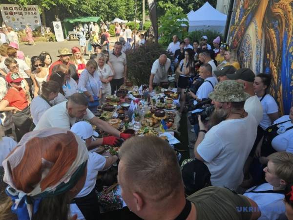 Як приготувати борщ «язиком», «бахмутський» та з червоним вином 47 Як приготувати борщ «язиком», «бахмутський» та з червоним вином 47