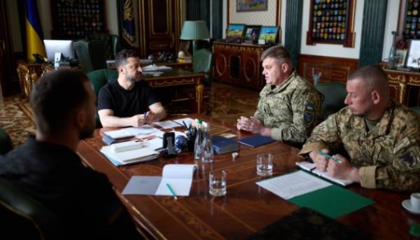 Президенту України поінформували про готовність до різних сценаріїв подій на Чернігівсько-Київському напрямку. 14