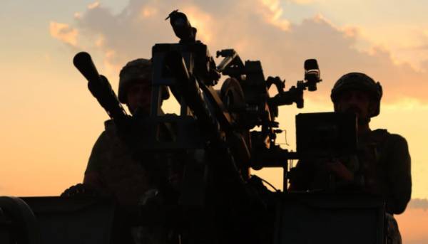 Українська протиповітряна оборона збила три ракети Х-59/69 та понад 200 безпілотників, якими російські війська атакували країну з вечора. 1