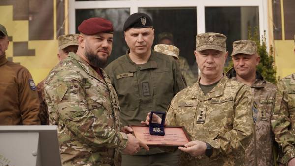 Патріотичні почуття не виховуються за один урок. 13 Патріотичні почуття не виховуються за один урок. 13
