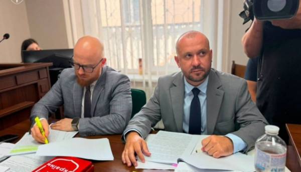 Суд вирішує, який запобіжний захід обрати для організатора виставки на Київщині, що зазнала російської балістичної атаки