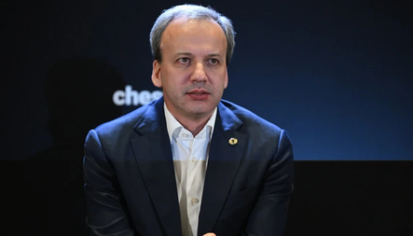 Дворкович, росіянин, залишає пост глави Міжнародної шахової федерації через тиск Євросоюзу