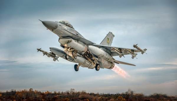Американський генерал: Український F-16 вперше знищив російський винищувач 13 Американський генерал: Український F-16 вперше знищив російський винищувач 13