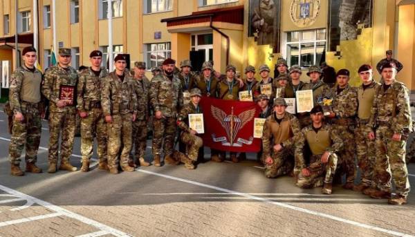 Патріотичні почуття не виховуються за один урок. 5 Патріотичні почуття не виховуються за один урок. 5