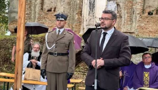 Волинські трагедії: Алфьоров закликає відмовитись від політичних маніпуляцій у вшануванні пам’яті