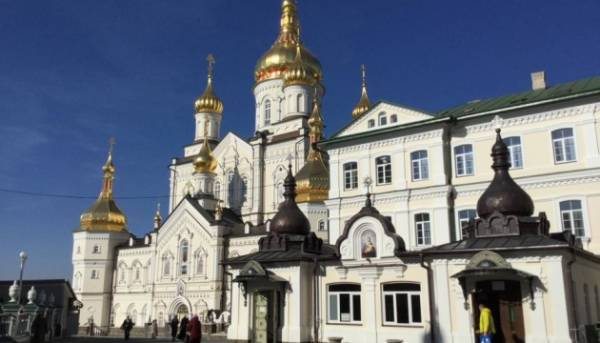 Зв'язки з РПЦ: Державна служба України з етнополітики та свободи совісті надала Почаївській лаврі місяць для виправлення порушень. 18 Зв'язки з РПЦ: Державна служба України з етнополітики та свободи совісті надала Почаївській лаврі місяць для виправлення порушень. 18