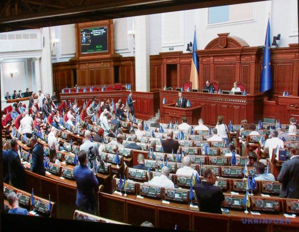 Парламент затвердив Корецького на посаду голови уряду 7 Парламент затвердив Корецького на посаду голови уряду 7