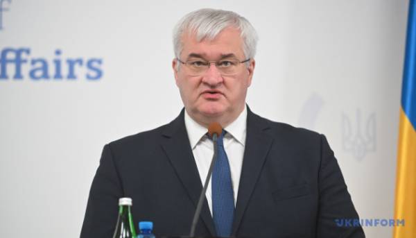 Міністр закордонних справ Туреччини здійснить візит до України, про що повідомив Сибіга. 1 Міністр закордонних справ Туреччини здійснить візит до України, про що повідомив Сибіга. 1