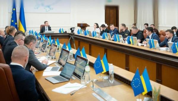 Оновлення освітніх установ та безкоштовне харчування для учнів: уряд виділив 1,6 мільярда гривень на освіту 17 Оновлення освітніх установ та безкоштовне харчування для учнів: уряд виділив 1,6 мільярда гривень на освіту 17