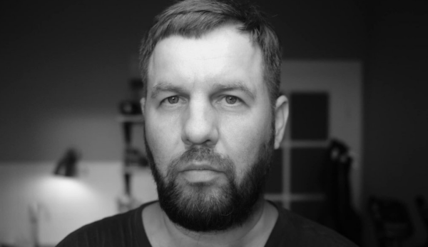 Український актор Євген Бушмакін, відомий за головною роллю у стрічці «Герой мого часу», пішов з життя на передовій. 4 Український актор Євген Бушмакін, відомий за головною роллю у стрічці «Герой мого часу», пішов з життя на передовій. 4