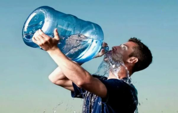 6 геніальних ефектів від вживання води, про які ви точно не знали! Як легко покращити здоров’я.