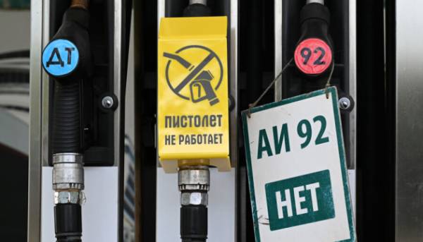 Російський уряд вперше визнав нестачу бензину через атаки з України 5 Російський уряд вперше визнав нестачу бензину через атаки з України 5