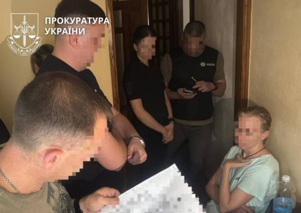 На Донецькому напрямку виявлено афери з виплатами військовим на мільйонні суми, повідомлено про три підозри 8 На Донецькому напрямку виявлено афери з виплатами військовим на мільйонні суми, повідомлено про три підозри 8