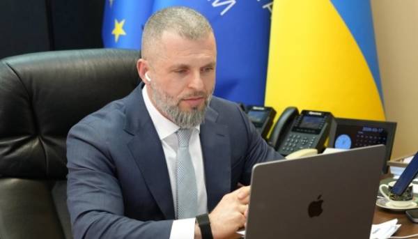 Росія використала "юридичний маневр" для відновлення участі у світових змаганнях - Бідний 11