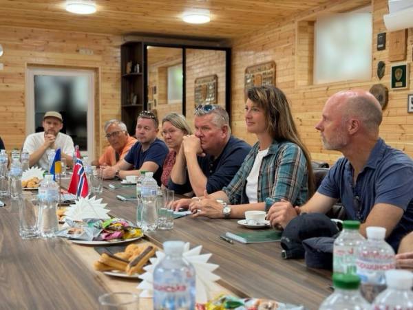 Норвезькі філантропи подарували прикордонникам транспортні засоби, зарядні пристрої, безпілотники та термінали Starlink 4