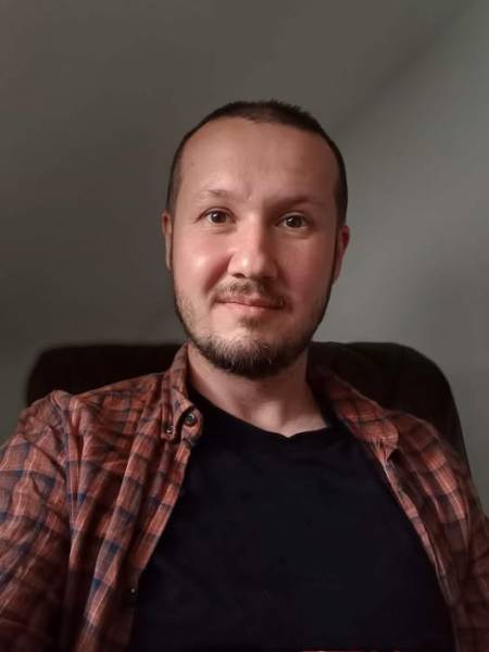 Поет, перекладач і музикознавець Ігор Ходжаніязов загинув на війні. 7 Поет, перекладач і музикознавець Ігор Ходжаніязов загинув на війні. 7
