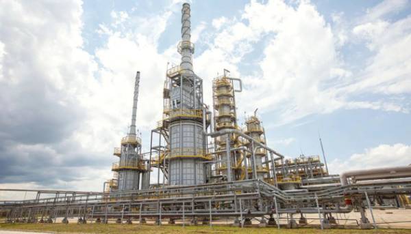 Обсяги переробки нафти в Росії впали до мінімуму за 21&hellip;