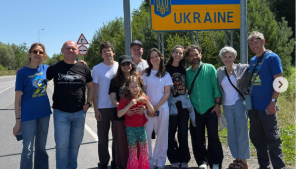Актор з Голлівуду Джессі Айзенберг займається волонтерством на території Львівської області