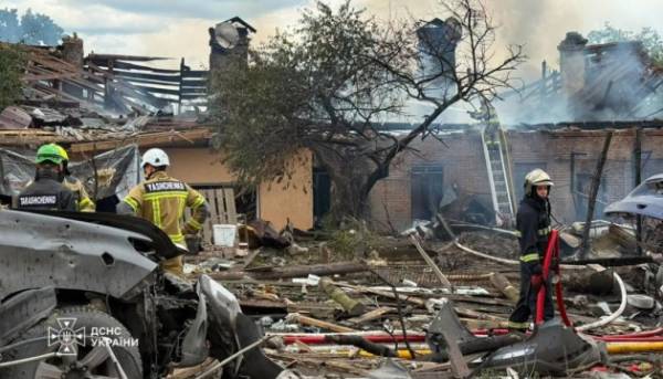 Головна 19 Зеленський повідомив про балістичний удар: шестеро загиблих на Київщині, десятки травмованих.