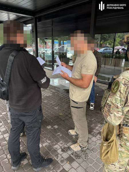 Бійця з полку «Скеля» взяли під варту за підозрою у нападі на капелана та підполковника 4 Бійця з полку «Скеля» взяли під варту за підозрою у нападі на капелана та підполковника 4