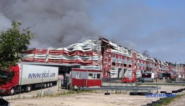 Від російського удару по сховищу ЮНІСЕФ на Київщині знищено гуманітарну допомогу на суму 3,9 мільйона доларів. 15 Від російського удару по сховищу ЮНІСЕФ на Київщині знищено гуманітарну допомогу на суму 3,9 мільйона доларів. 15