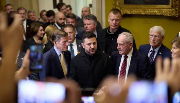 Зеленський: Закон про обмеження щодо Росії - це значна допомога Україні та сильний сигнал Європі 7 Зеленський: Закон про обмеження щодо Росії - це значна допомога Україні та сильний сигнал Європі 7