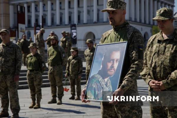 На згадку про колумбійського морського піхотинця Джан Себастьяна Рестрепо Мазо (позивний «Онікс») 10 На згадку про колумбійського морського піхотинця Джан Себастьяна Рестрепо Мазо (позивний «Онікс») 10