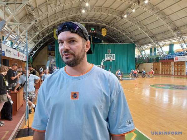 У Івано-Франківську відбулася баскетбольна гра на візках, присвячена пам'яті Героя України Тараса Шпука 6 У Івано-Франківську відбулася баскетбольна гра на візках, присвячена пам'яті Героя України Тараса Шпука 6