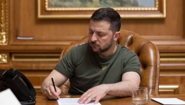 Володимир Зеленський відзначив державними нагородами ще 461 оборонця України, 249 з яких – посмертно. 17 Володимир Зеленський відзначив державними нагородами ще 461 оборонця України, 249 з яких – посмертно. 17