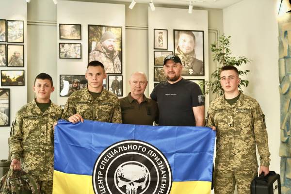 Патріотичні почуття не виховуються за один урок. 20 Патріотичні почуття не виховуються за один урок. 20