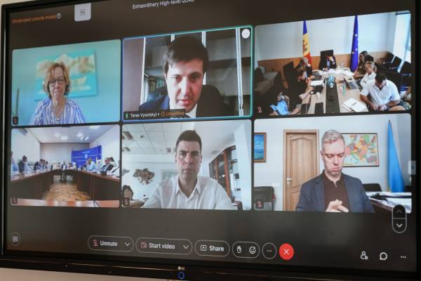 Порти під вогнем: Україна домовляється про альтернативні шляхи експорту 4