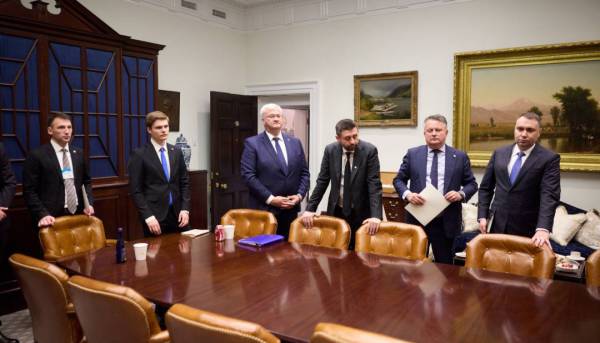 Зеленський та Трамп провели розмову щодо виготовлення перехоплювачів для системи Patriot. 8 Зеленський та Трамп провели розмову щодо виготовлення перехоплювачів для системи Patriot. 8