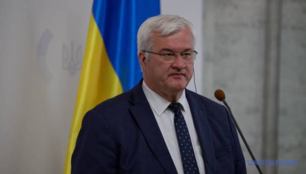Євросоюз повинен допомогти Україні гарантувати безперебійне функціонування "Шляхів солідарності", – наголошує Сибіга. 11 Євросоюз повинен допомогти Україні гарантувати безперебійне функціонування "Шляхів солідарності", – наголошує Сибіга. 11