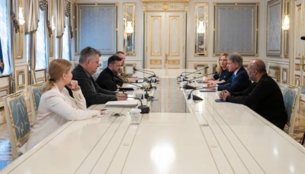 Зеленський провів зустріч з конгресменом Макколом, де обговорювалися саміт НАТО та відносини зі Сполученими Штатами. 7 Зеленський провів зустріч з конгресменом Макколом, де обговорювалися саміт НАТО та відносини зі Сполученими Штатами. 7