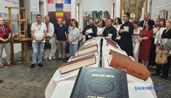 «Острозька реліквія 1581»: мандрівна експозиція представлена у Дубенському замку