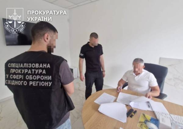 На Донецькому напрямку виявлено афери з виплатами військовим на мільйонні суми, повідомлено про три підозри 10 На Донецькому напрямку виявлено афери з виплатами військовим на мільйонні суми, повідомлено про три підозри 10