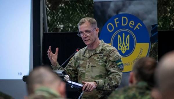 Президент Зеленський вручив нагороду командиру спеціального контингенту НАТО 3 Президент Зеленський вручив нагороду командиру спеціального контингенту НАТО 3
