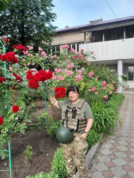 «Лікарка-бандерівка»: Якщо не на фронті, то для фронту 12 «Лікарка-бандерівка»: Якщо не на фронті, то для фронту 12