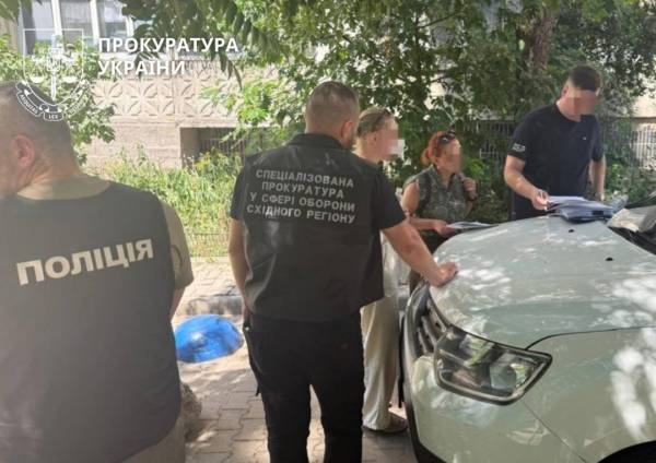 На Донецькому напрямку виявлено афери з виплатами військовим на мільйонні суми, повідомлено про три підозри 9 На Донецькому напрямку виявлено афери з виплатами військовим на мільйонні суми, повідомлено про три підозри 9