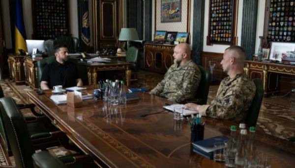 Зеленський провів нараду з керівництвом ЗСУ щодо обстановки на передовій та запитів військових частин.