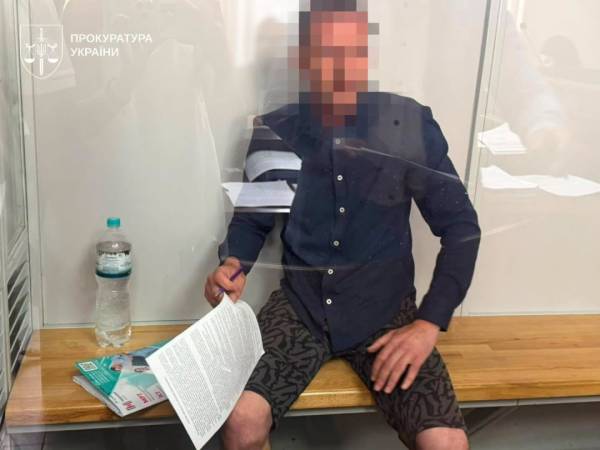 Суд вирішує, який запобіжний захід обрати для організатора виставки на Київщині, що зазнала російської балістичної атаки 4