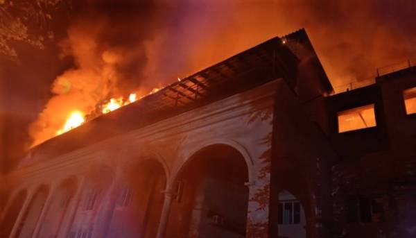 Російський масований удар балістичними ракетами по Києву призвів до руйнування друкарні та знищення близько 250 тисяч підручників.