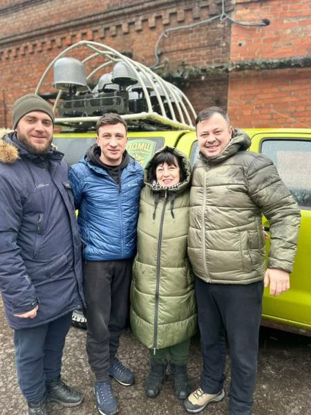 «Лікарка-бандерівка»: Якщо не на фронті, то для фронту 11 «Лікарка-бандерівка»: Якщо не на фронті, то для фронту 11