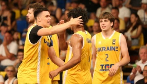 Українські юнацькі команди з баскетболу 3х3 демонструють успішні виступи в Лізі націй.