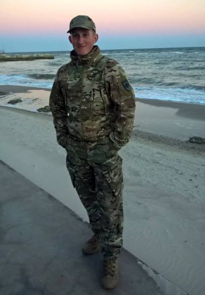 На згадку про захисника "Азову" Євгенія Логінова (позивний «Мальдер») 12