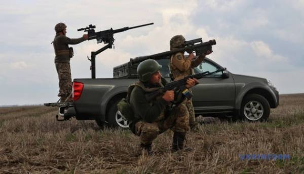 Протиповітряна оборона знищила 98 із 120 дронів, якими російські війська атакували Україну протягом вечора.