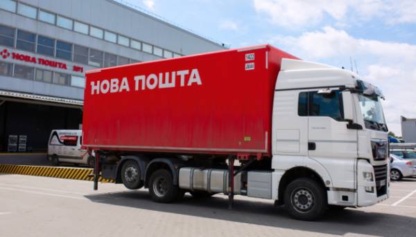 «Нова пошта» запроваджує децентралізовану систему зберігання після знищення складського комплексу на Київщині 7 «Нова пошта» запроваджує децентралізовану систему зберігання після знищення складського комплексу на Київщині 7