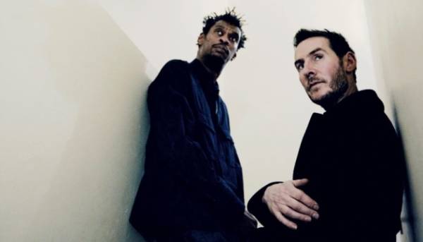 Головна 51 Сінгапурська влада заборонила гурту Massive Attack виступати через те, що вони продемонстрували прапор Палестини.
