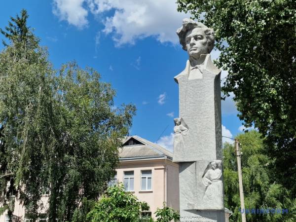 Чи наготувала Одарка Карася шпротами? 19